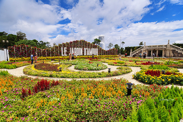 Flower Garden at Ba Na Hills Mountain Resort, Da Nang, Vie…